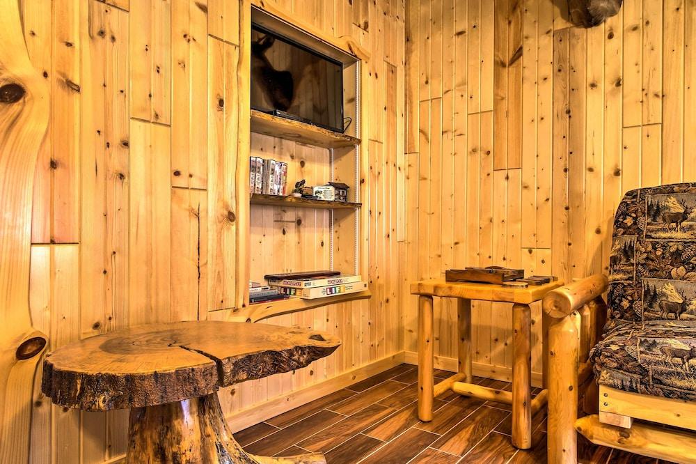 Cabin Near River - Treehouse Masters Stayed Here!