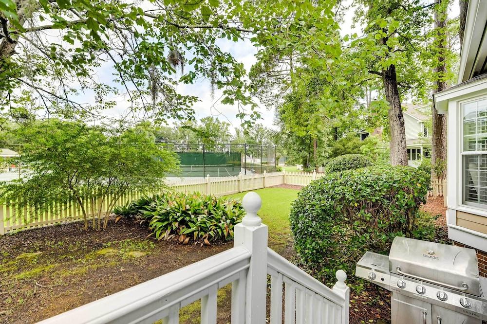 Charming Cottage Near Golf Courses & Marsh Walk!