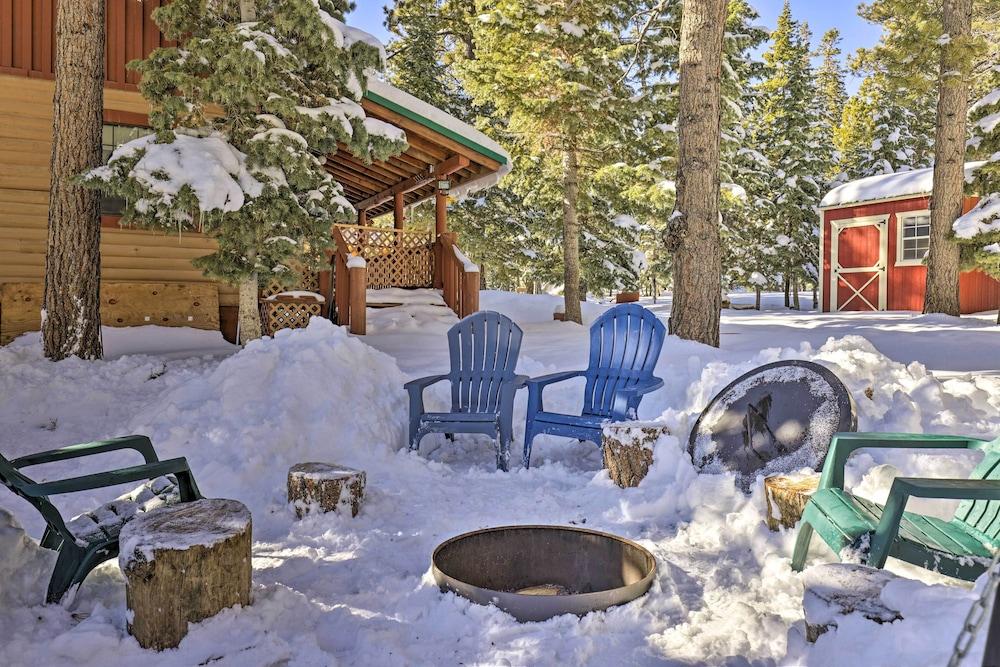 Rustic Duck Creek Village Cabin w/ Fire Pit!