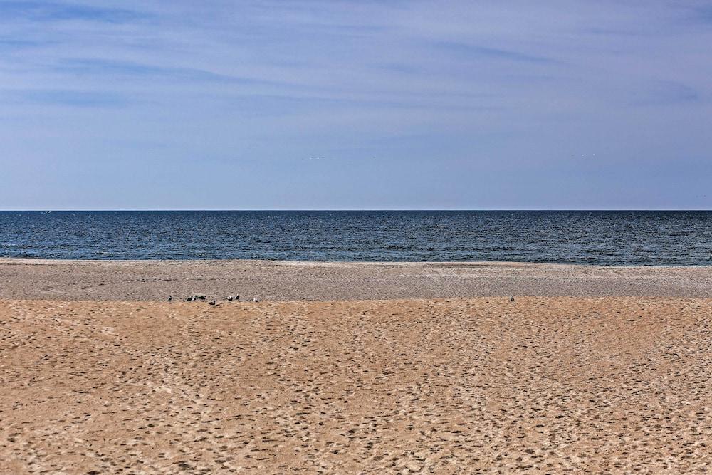 Walk to Beach: Ocean-view Atlantic Beach Condo!