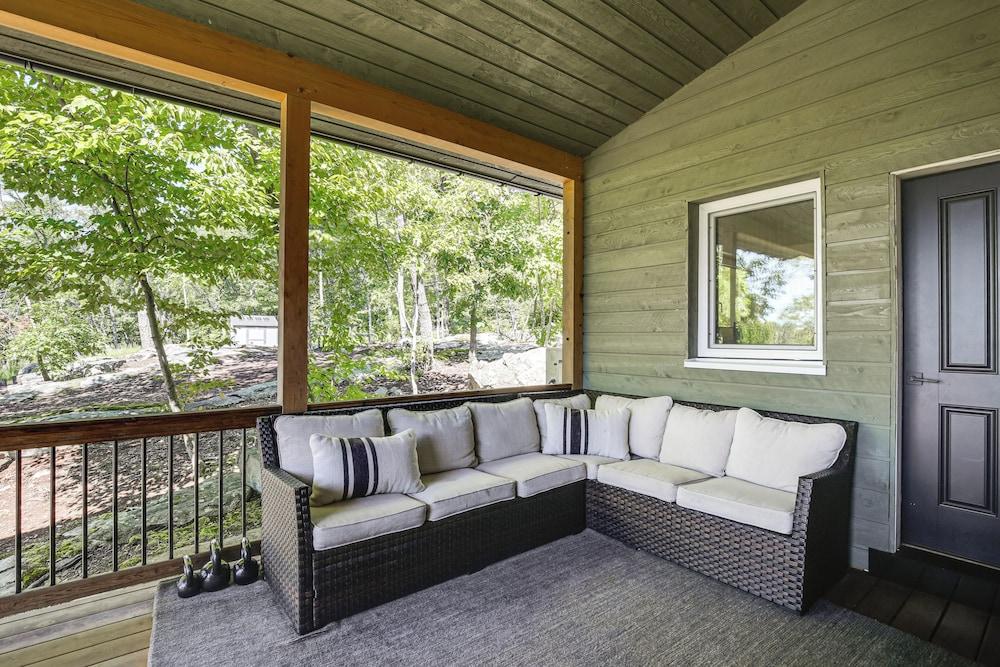 'the Glabin: Garrison Gem w/ Hot Tub & Fire Pit