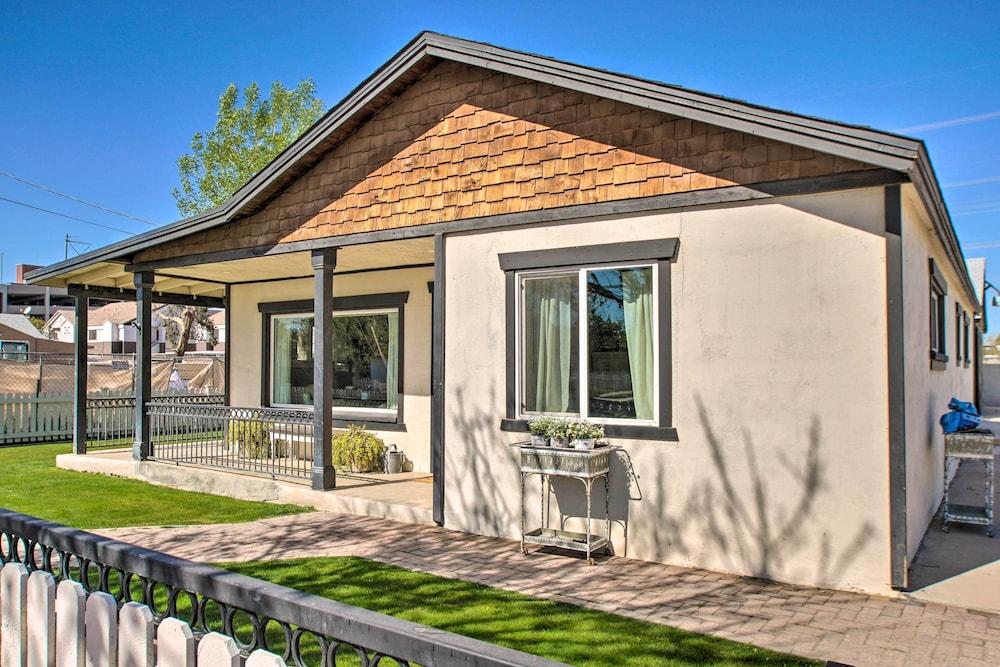 Walk to Downtown: Gilbert Home w/ Fire Pit!