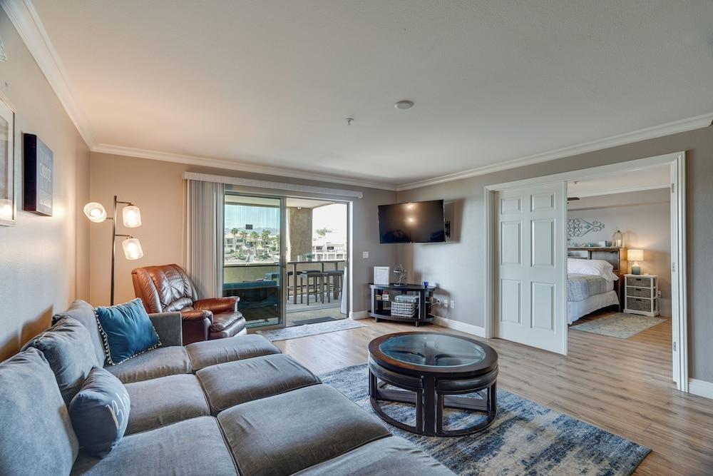 Waterfront Condo w/ Pool Access in Lake Havasu