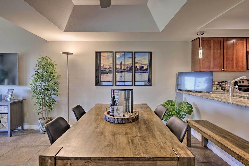 Golf Course, Mountain Views: Scottsdale Condo!