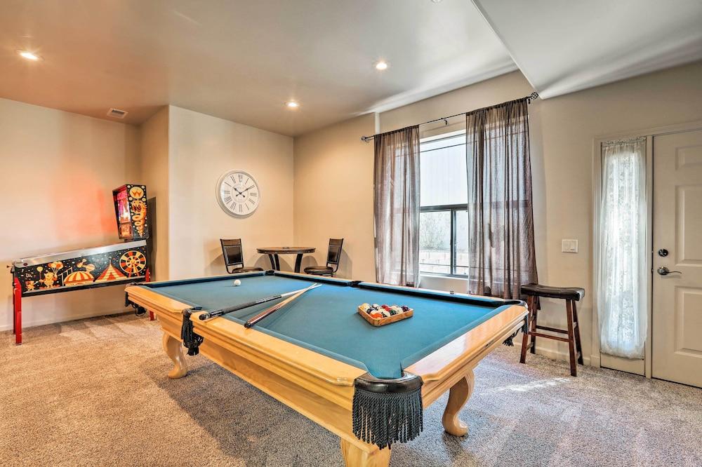 Spacious Flagstaff Home With Fire Pit & Game Room!