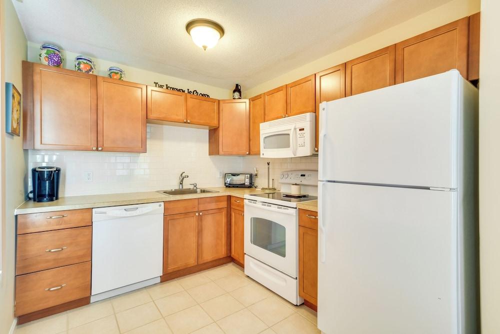 Homey Windham Condo: Hike & Ski the Catskill Mtns!