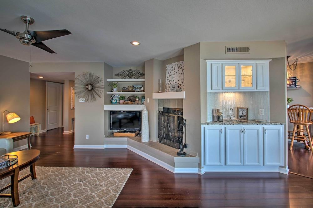 Walk to Lake Hamilton: 'to-do' Home w/ Pool Access