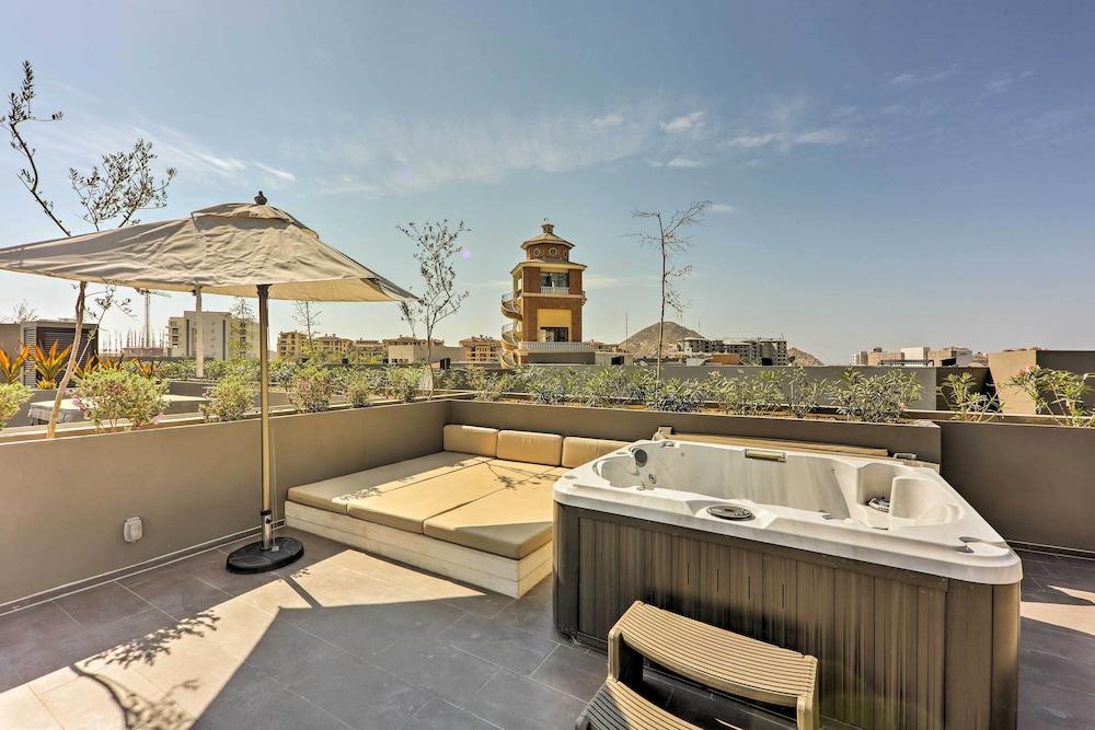 Upscale Cabo Home w/ Jacuzzi, Above Puerto Paraiso