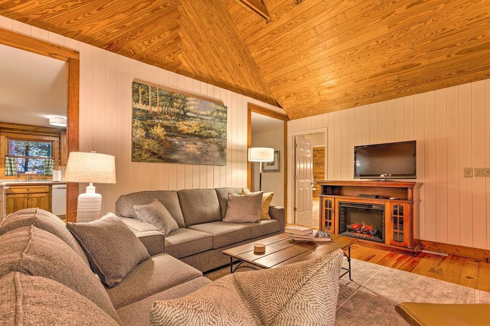 Blue Ridge Mtn Cabin Near Hiking & Biking Trails!