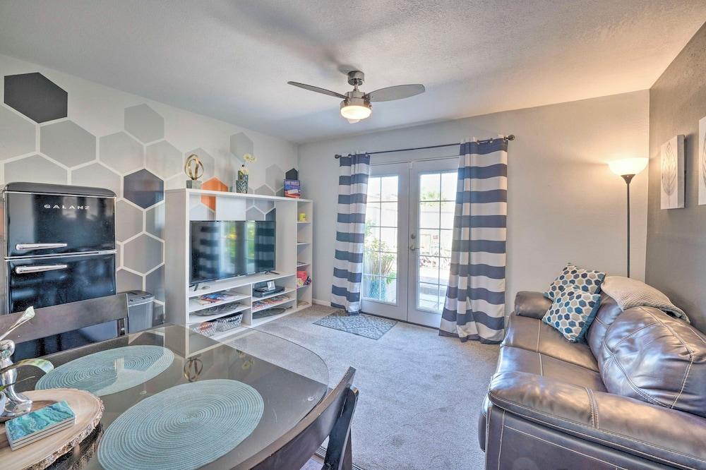 4 Mi to Beach: Lake Havasu Apartment w/ Pool!