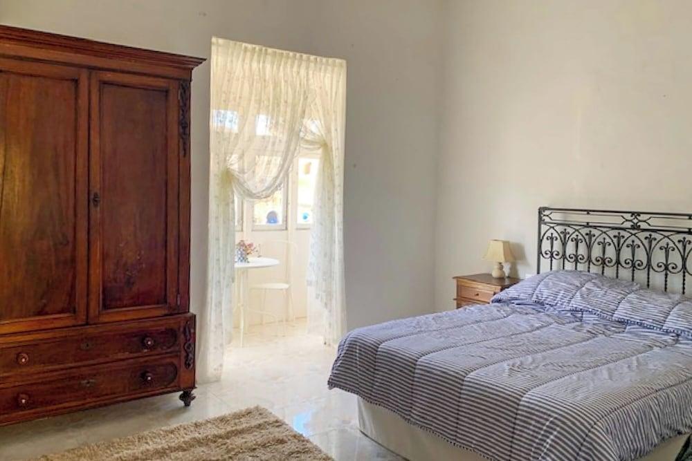 Bougainvillea Breeze & Marina View