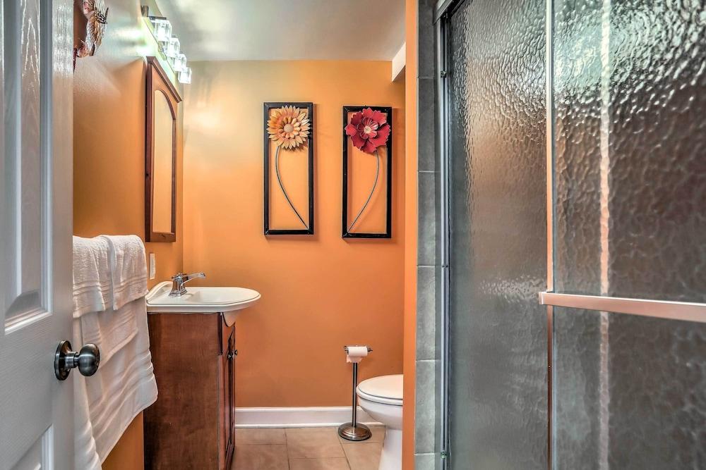 1 Block to Ocean Shore: Condo in Myrtle Beach!