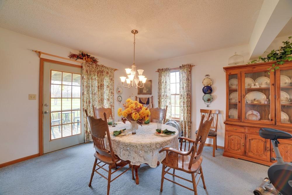 Peaceful Hazel Cottage w/ Deck & Yard!