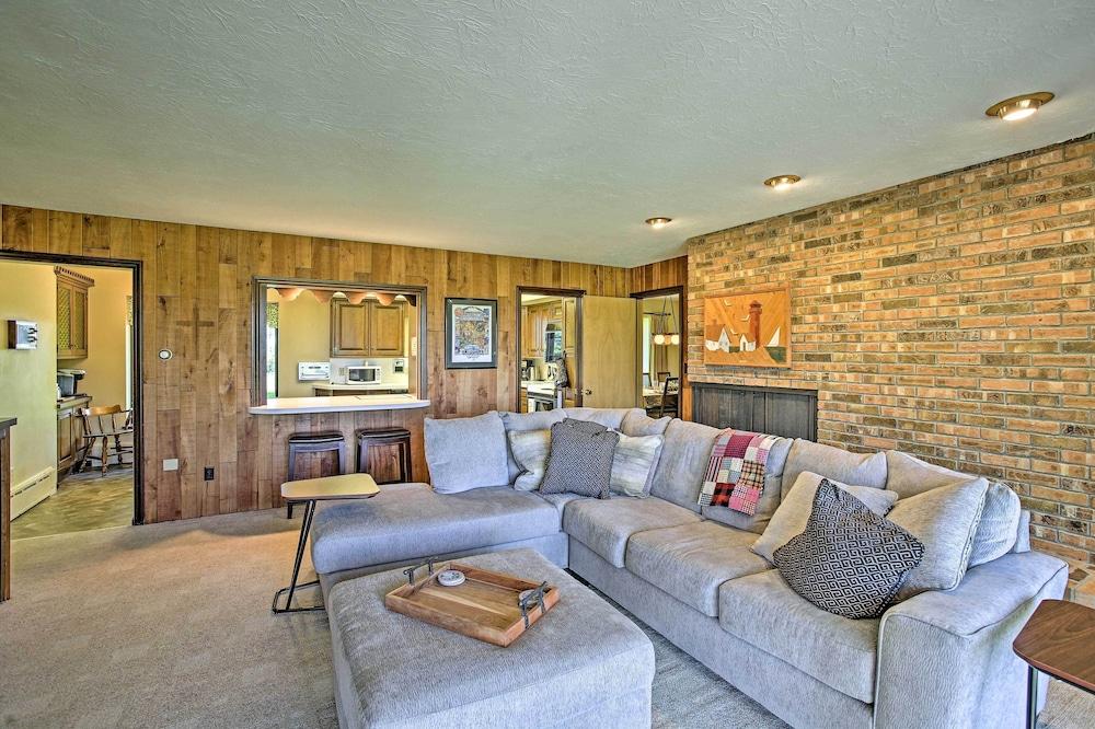 3 Mi to Silver Lake: Traverse City Home w/ Deck