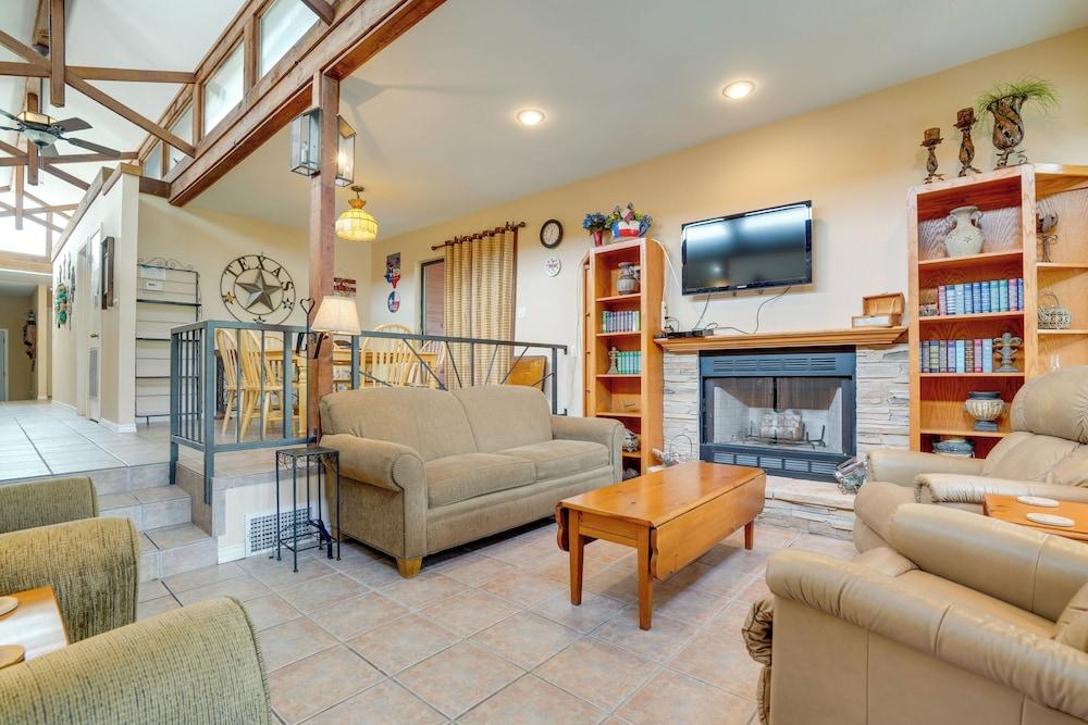 Deck & Gas Grill: Riverfront Mcqueeney Duplex