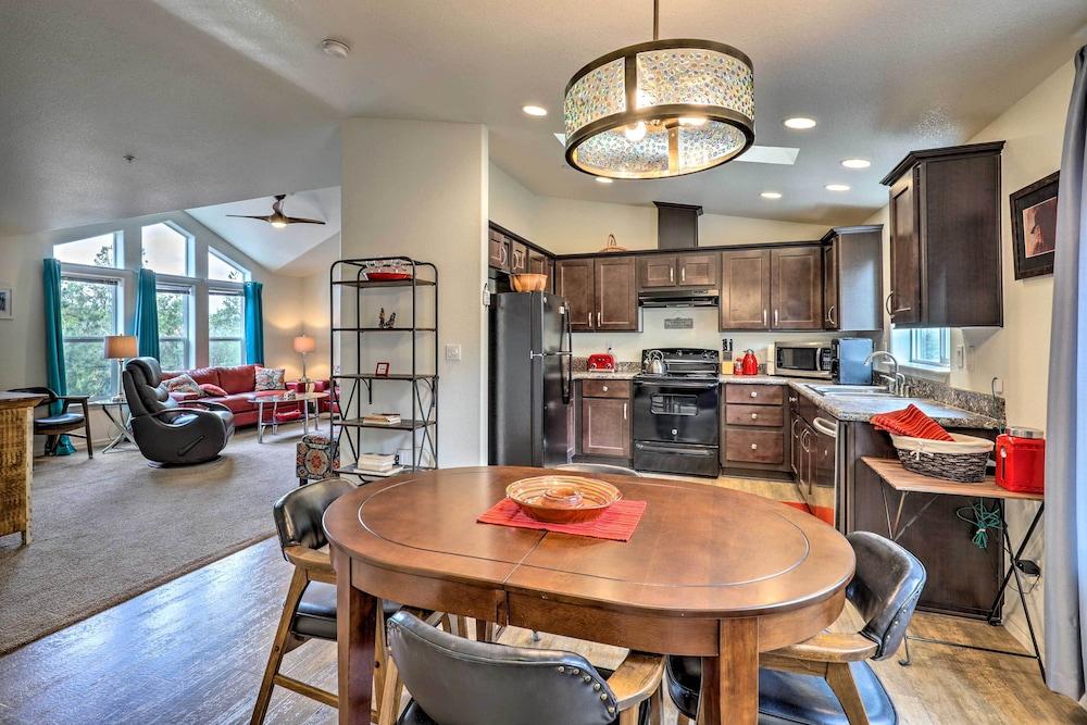 Mountain-view Rooftop Deck: Sedona Hideaway