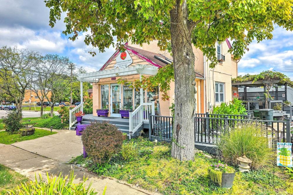 Cincinnati Basement Unit ~ 10 Mi to Downtown!