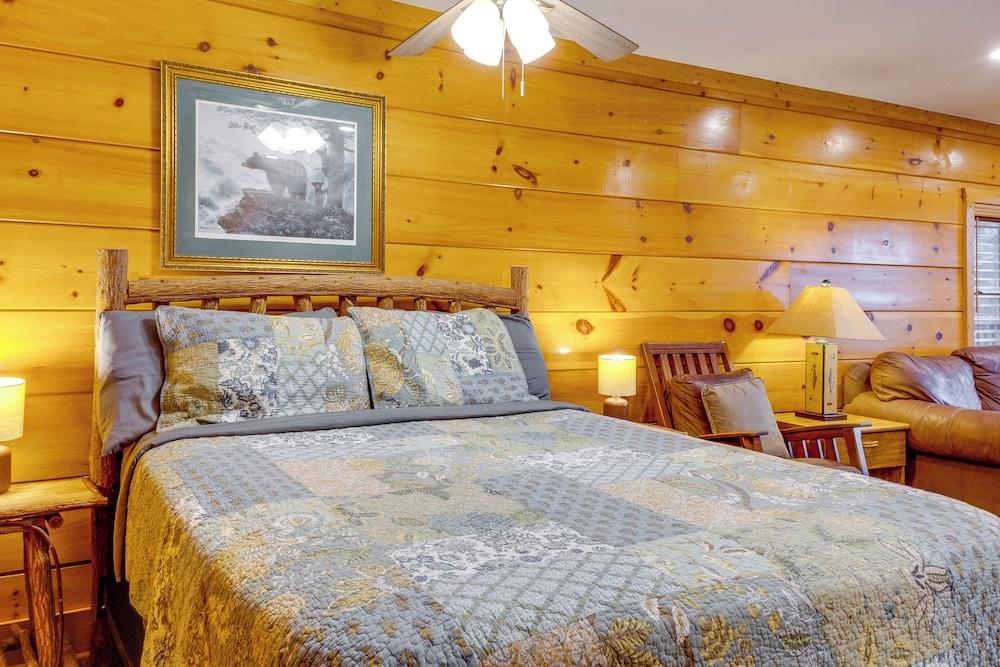 3 Mi to Dollywood: Pigeon Forge Resort Studio!