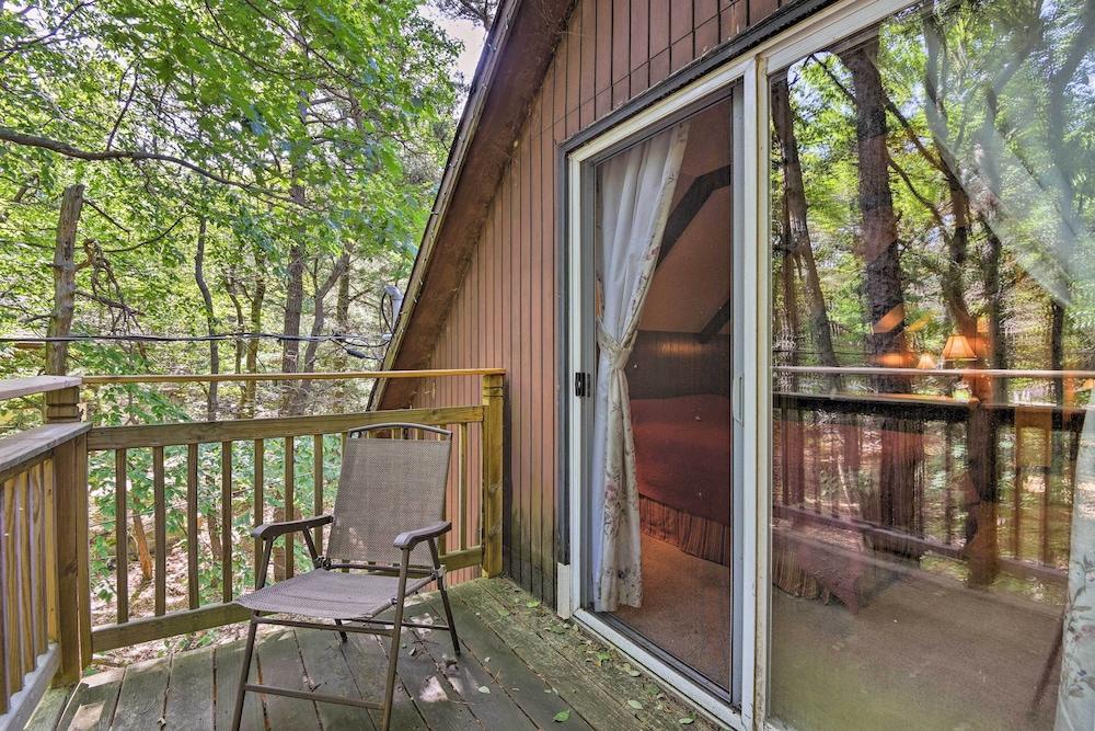 Deck & Big Boulder Views: Lake Harmony House!