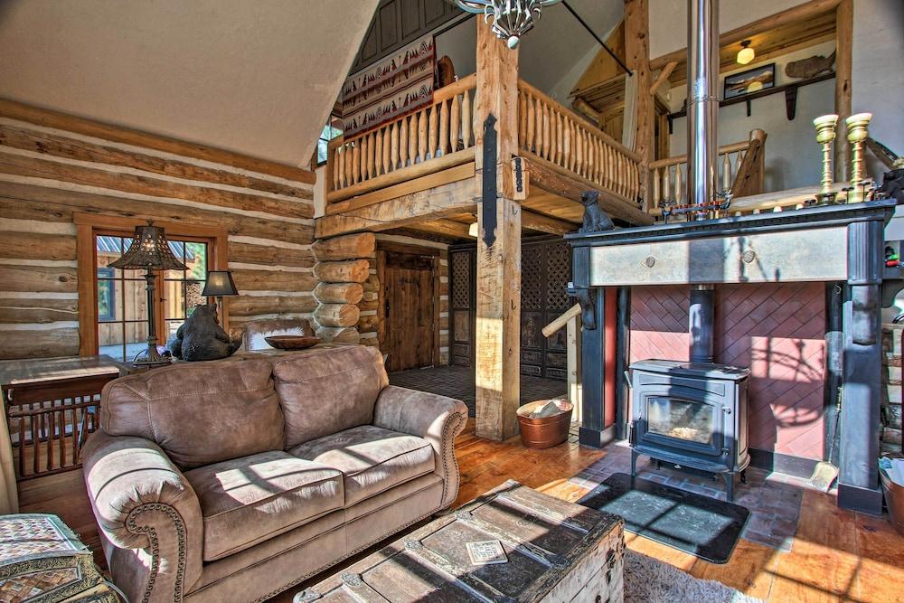 Snow Pine Retreat - Remote Crescent Log Cabin!
