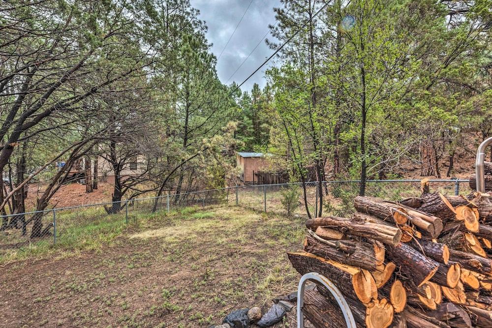 Rustic Ruidoso Cabin w/ Large Deck & Grill!