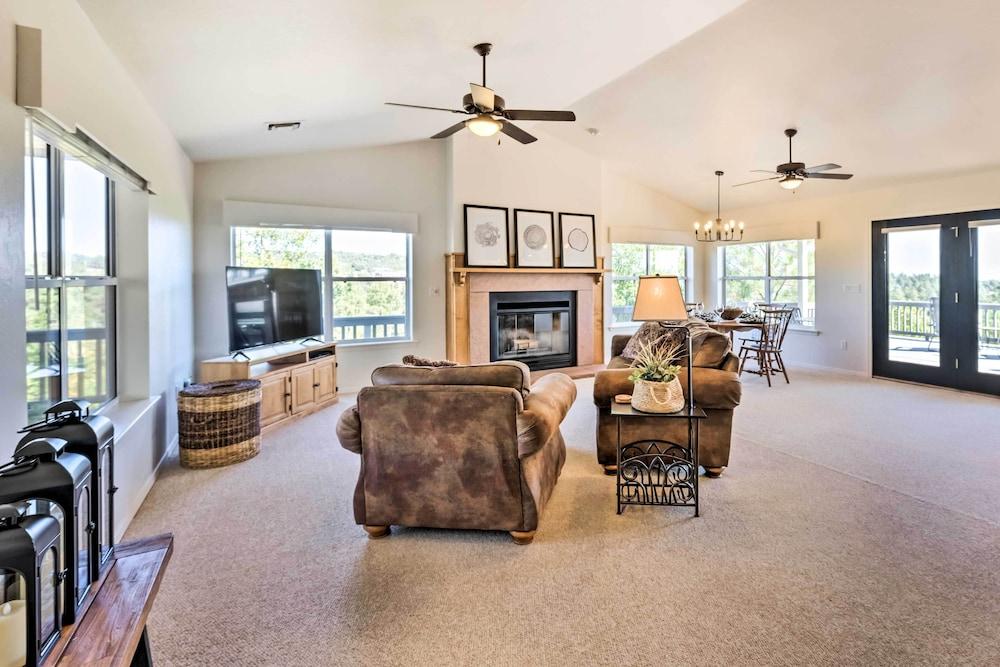 Fireplace, Deck & Grill: Show Low Haven