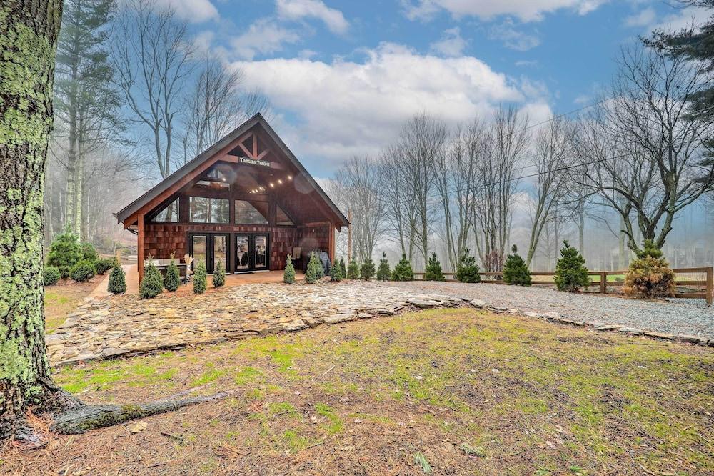 Fire Pit & Grill: Modern Beech Mountain Cabin!