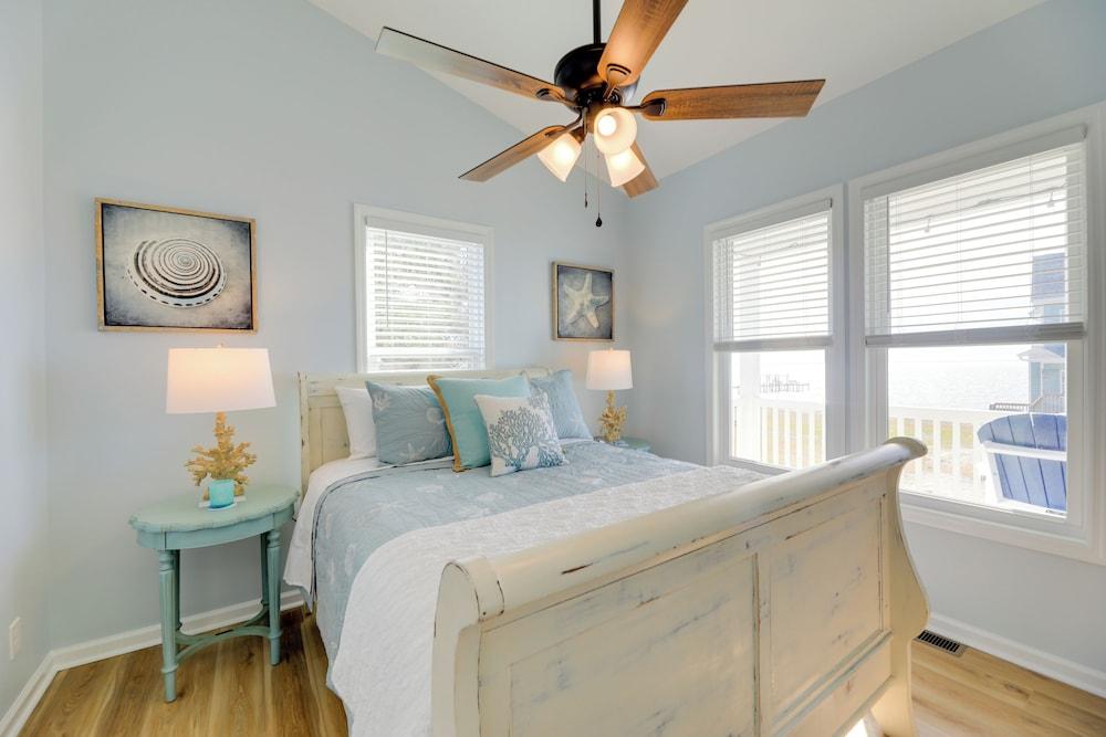 Waterview Home w/ Sunset & Lighthouse Views