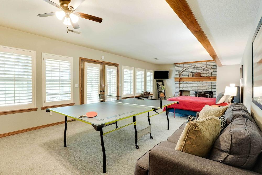 Spacious Home on Beaver Lake w/ Deck & Fire Pit!