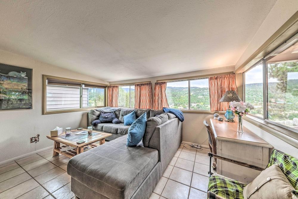 Cozy High Rolls Cottage Near Hiking Trails!