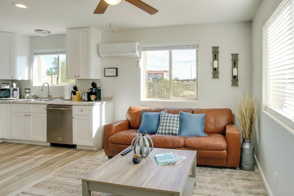 Peaceful Peoria Bungalow w/ Grill & Pool!