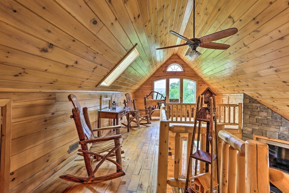 Porch, Fire Pit + Valley Views: Blakely Cabin!