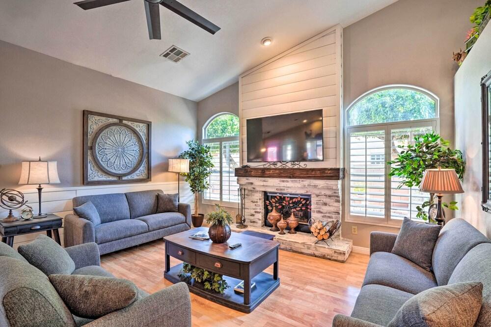 Elegant Peoria Home: Pool, Putting Green, Fire Pit
