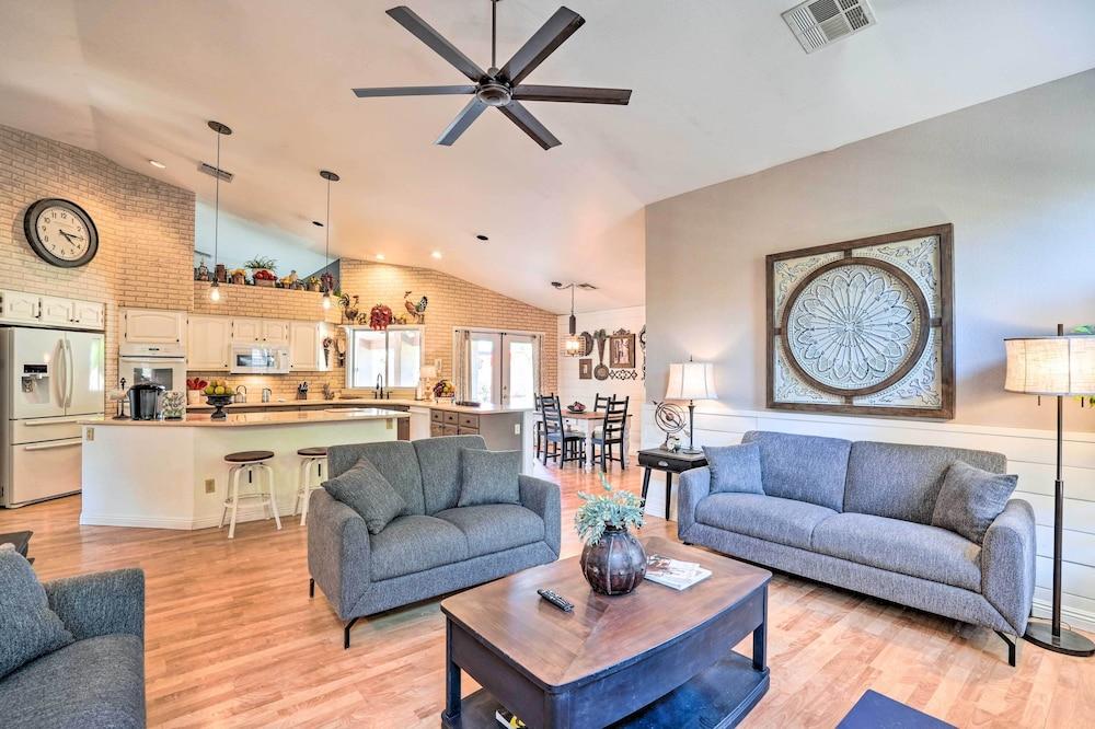 Elegant Peoria Home: Pool, Putting Green, Fire Pit