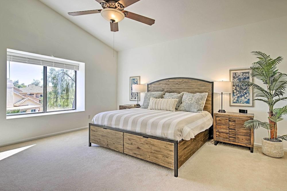 Upscale Phoenix Abode: Walk to South Mountain Park