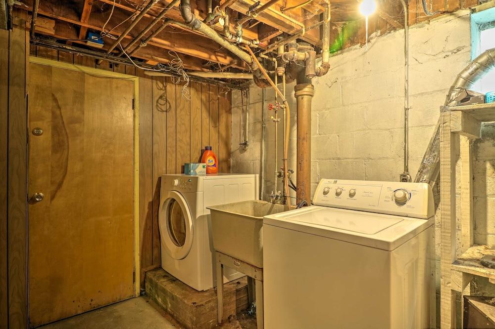 Cozy Duplex: Half Mi to Magic Bag & Woodward Ave!