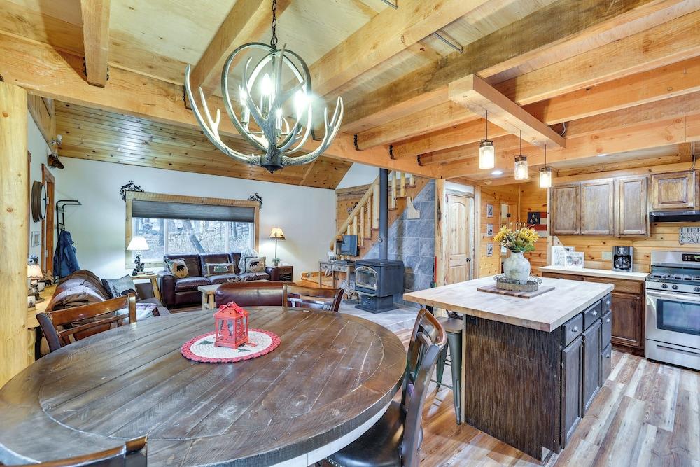 Peaceful Garden Valley Cabin w/ Private Deck!