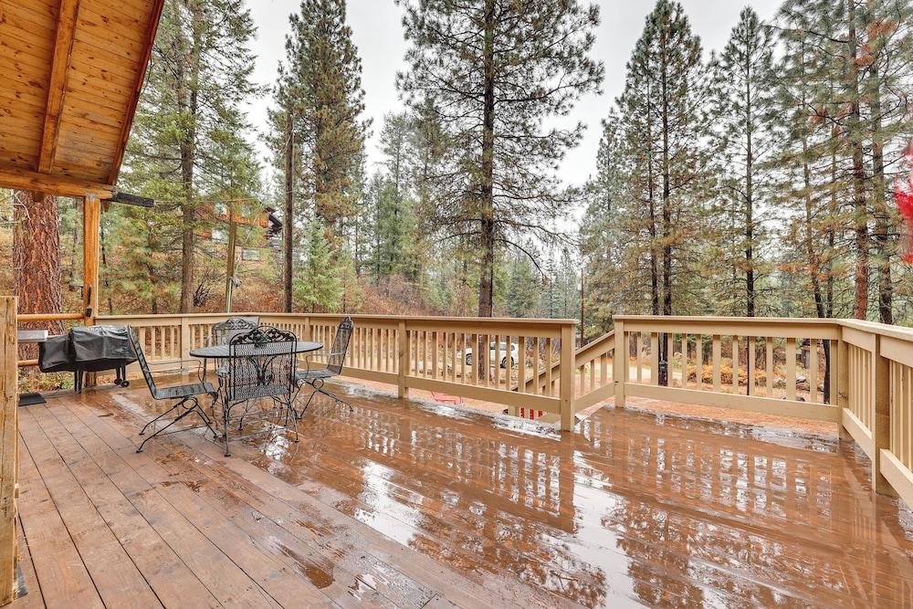 Peaceful Garden Valley Cabin w/ Private Deck!
