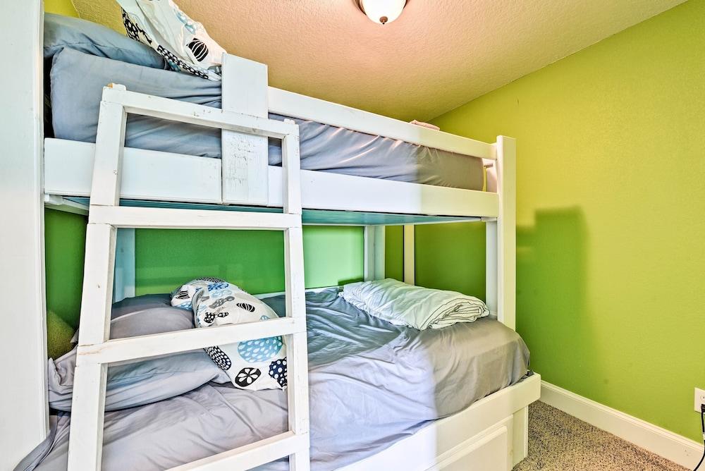 Matagorda Townhome W/deck, Views, Pool Access