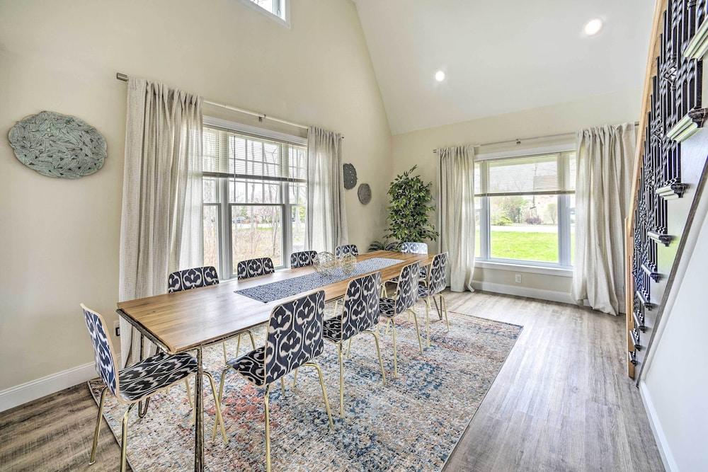 Modern-chic Athens Home - Fish, Ski & Swim!