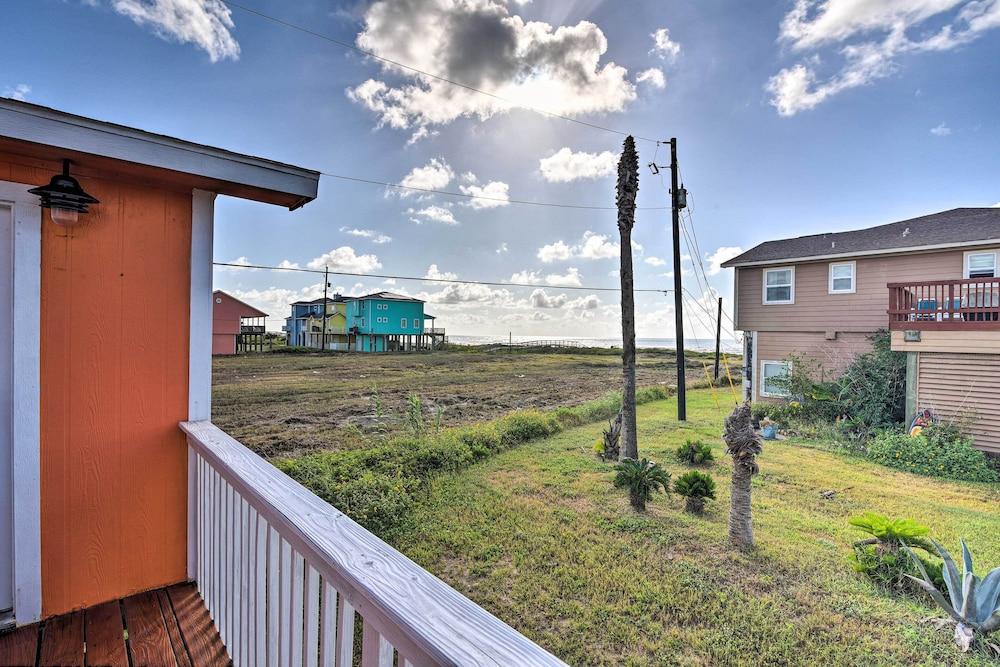 'the Spicy Crab' Freeport Home w/ Beach-view Deck!