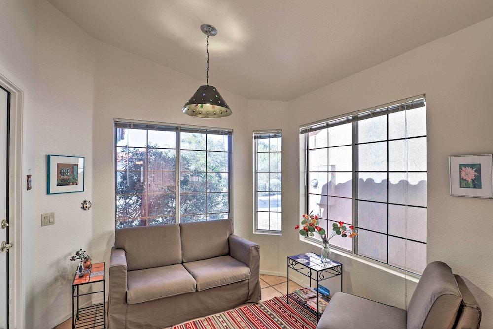 Tucson Area House w/ Pool Access & Mountain Views!