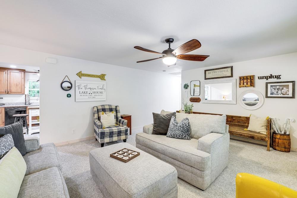 Beaver Lake Getaway w/ 2 Decks, Grill, & Views!