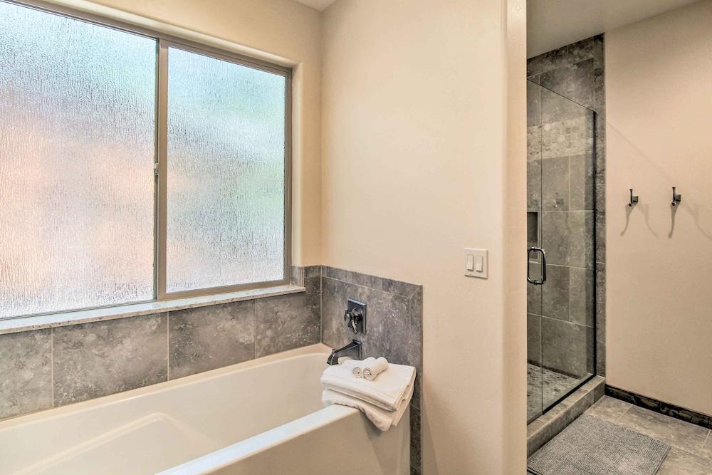 Fire Pits, Spacious Yard: Wooded Pinetop Escape!