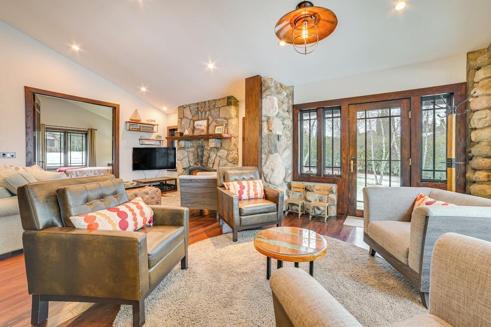 Upscale Earl Young Charlevoix Cottage w/ Deck!