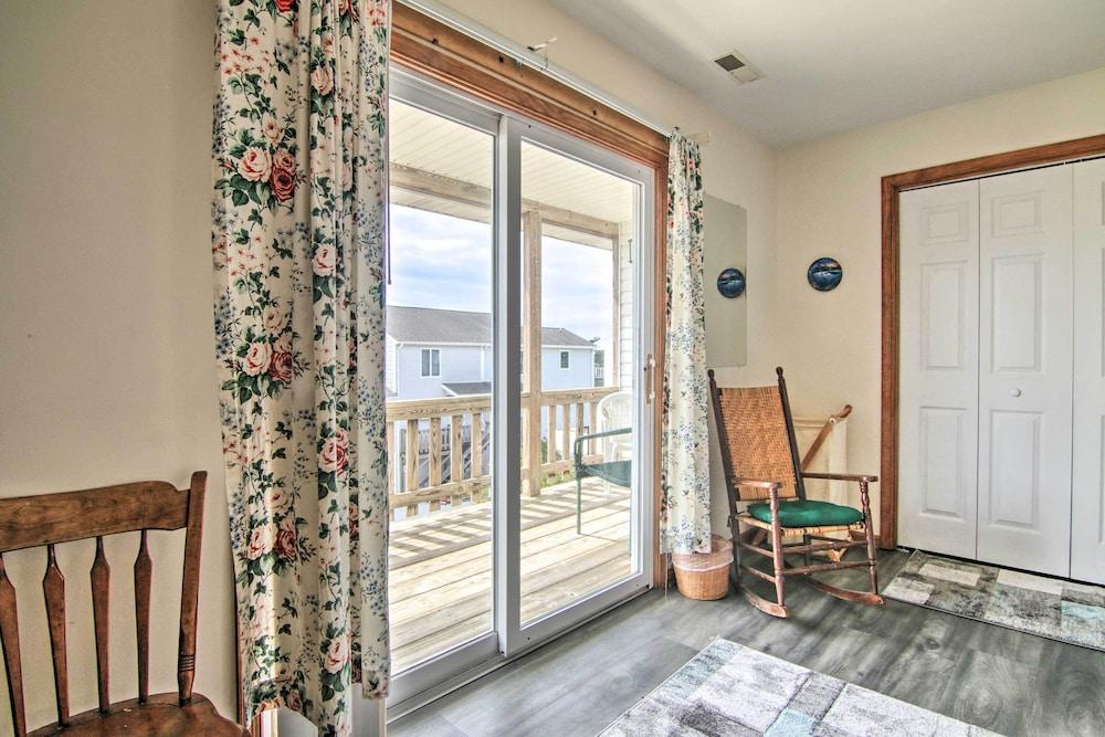 Chincoteague Townhome w/ Pony Views From Deck!