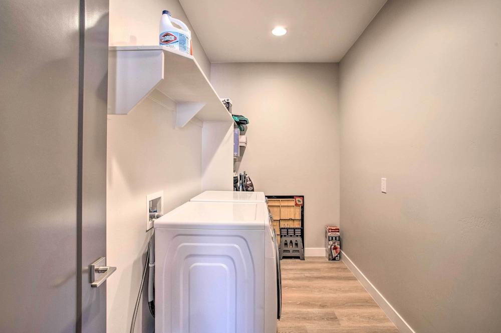 Sedona Sanctuary w/ Hot Tub, Fire Pit & Grill