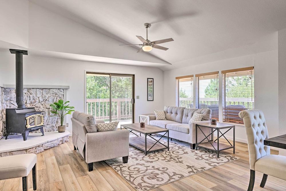 Balcony & Scenic View: Sonora Hideaway!