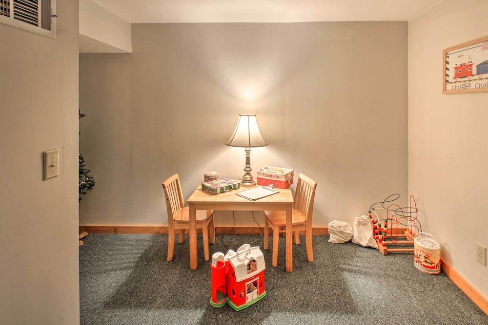 Lakeview Forest Cabin w/ Deck < 1/2 Mile to Beach!