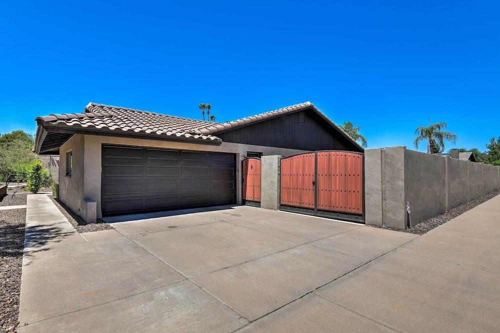 Scottsdale Oasis w/ Outdoor Bar & Pool!